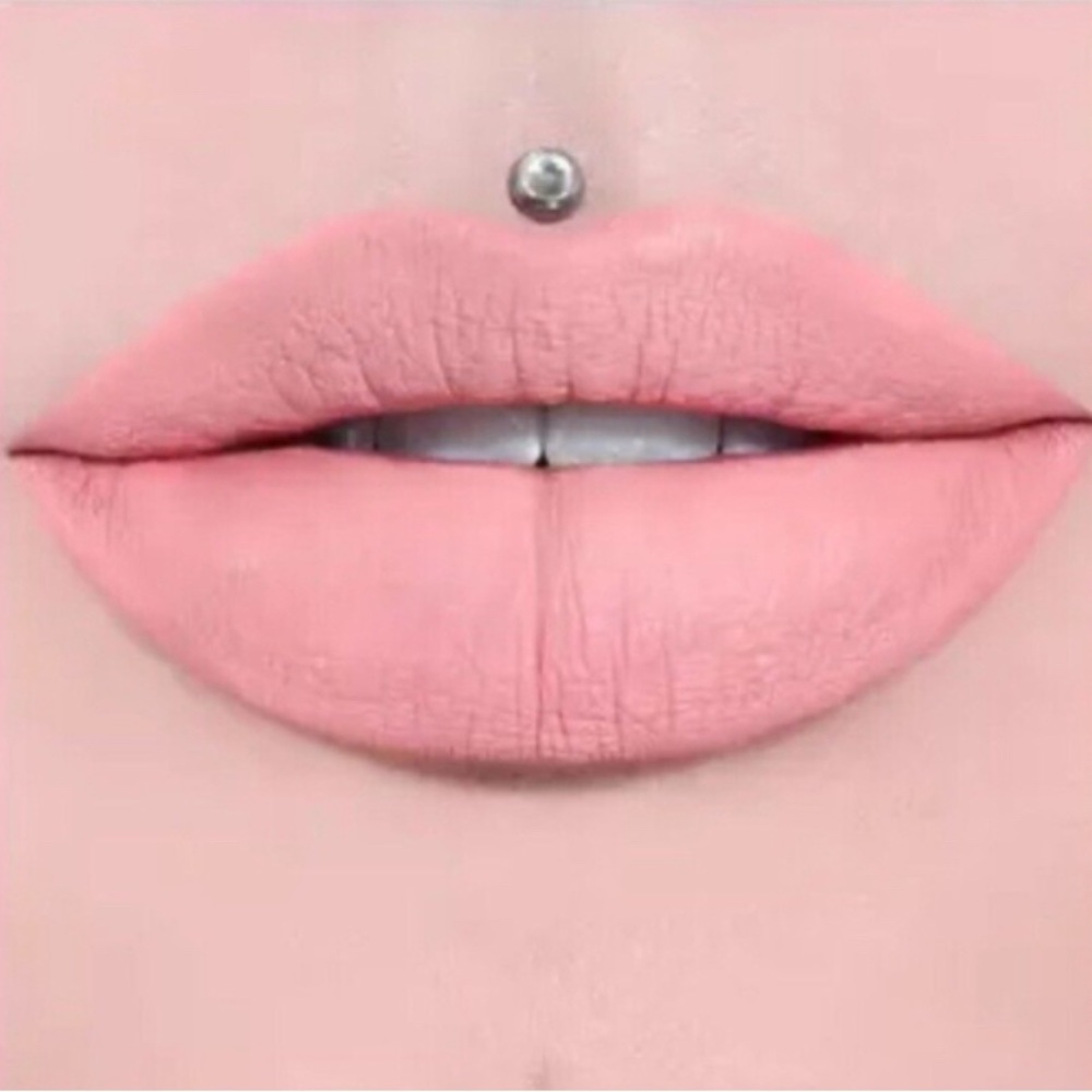 Jeffree Star Cosmetics Velour Liquid Lipstick Skin Tight Light peach nude